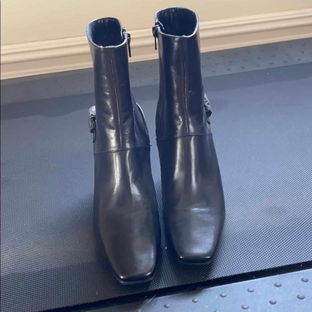 Boots 6 1/2 Wide
